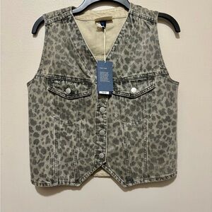 Leopard Print Button-Up Vest and Black Jeans